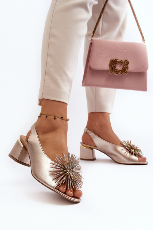 Sandalias de mujer con adornos Laura Messi 2719 color dorado Sandalias de mujer con adornos Laura Messi 2719 color dorado