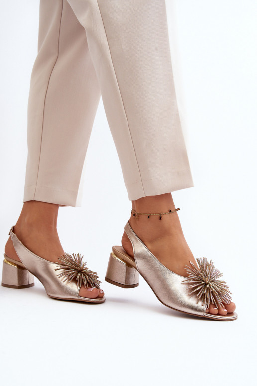 Sandalias de mujer con adornos Laura Messi 2719 color dorado Sandalias de mujer con adornos Laura Messi 2719 color dorado