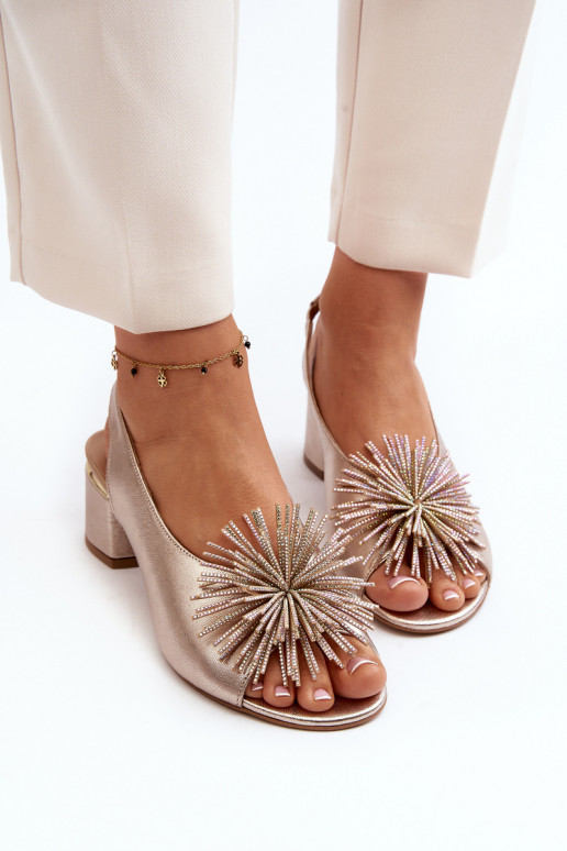 Sandalias de mujer con adornos Laura Messi 2719 color dorado Sandalias de mujer con adornos Laura Messi 2719 color dorado