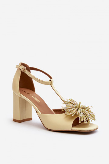 Sandalias de cuero con tacón y adornos Laura Messi 2758 color arena