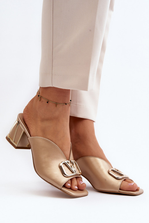 Estilo elegante zapatillas de mujer con tacones Laura Messi 2771 color dorado Estilo elegante zapatillas de mujer con tacones Laura Messi 2771 color dorado