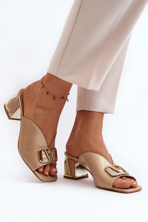 Estilo elegante zapatillas de mujer con tacones Laura Messi 2771 color dorado Estilo elegante zapatillas de mujer con tacones Laura Messi 2771 color dorado