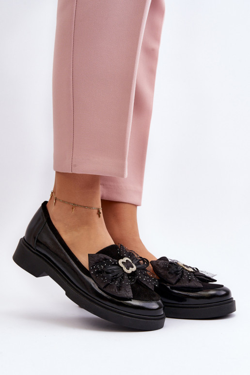 Femenino Mocasines lacados con cintas Laura Messi 2786 de color negro Femenino Mocasines lacados con cintas Laura Messi 2786 de color negro