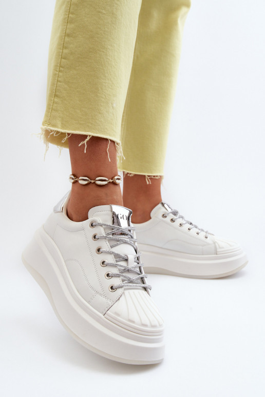 Piel Zapatillas modelo zapatos. Femenino con una plataforma GOE NN2N4033 el color blanco