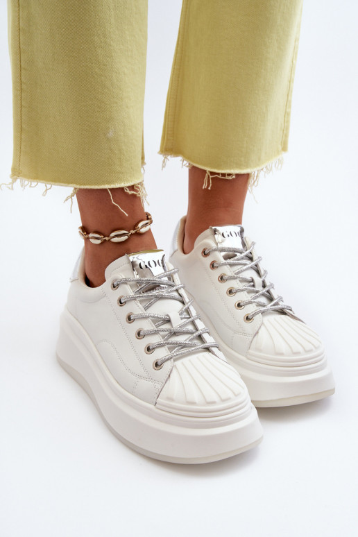 Piel Zapatillas modelo zapatos. Femenino con una plataforma GOE NN2N4033 el color blanco
