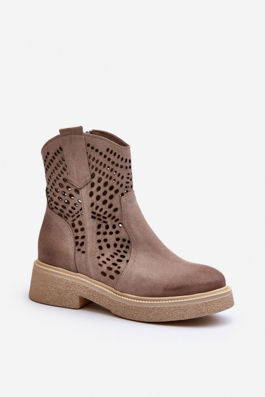 Zazoo 3470 Zapatos de gamuza Femenino con tacones anchos con elementos calados color capuchino Zazoo 3470 Zapatos de gamuza Femenino con tacones anchos con elementos calados color capuchino