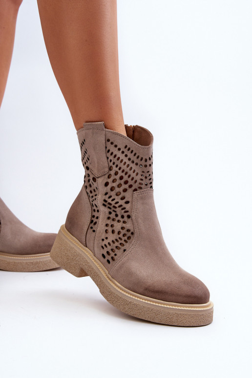 Zazoo 3470 Zapatos de gamuza Femenino con tacones anchos con elementos calados color capuchino Zazoo 3470 Zapatos de gamuza Femenino con tacones anchos con elementos calados color capuchino