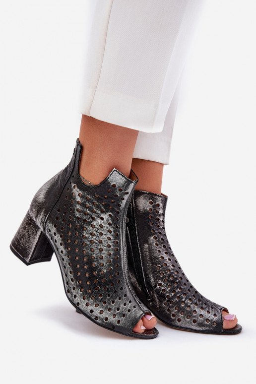 Piel Botas caladas Tiene queciejka 05420-01 de color negro Piel Botas caladas Tiene queciejka 05420-01 de color negro