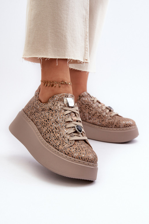 Piel zapatillas con una plataforma Tiene queciejka 06191-10 beige