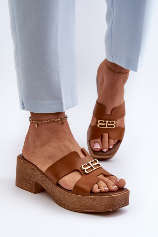 Zazoo 40412 Piel Estilo elegante zapatillas de mujer con detalles dorados color marrón Zazoo 40412 Piel Estilo elegante zapatillas de mujer con detalles dorados color marrón