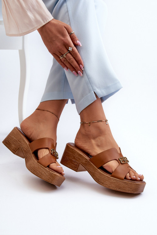 Zazoo 40412 Piel Estilo elegante zapatillas de mujer con detalles dorados color marrón Zazoo 40412 Piel Estilo elegante zapatillas de mujer con detalles dorados color marrón