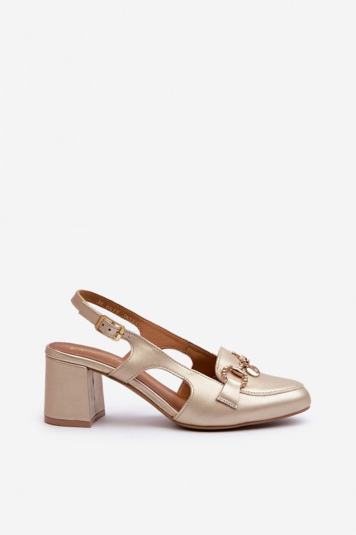 Sandalias de mujer con tacones. Tiene queciejka 06419-25 color dorado Sandalias de mujer con tacones. Tiene queciejka 06419-25 color dorado