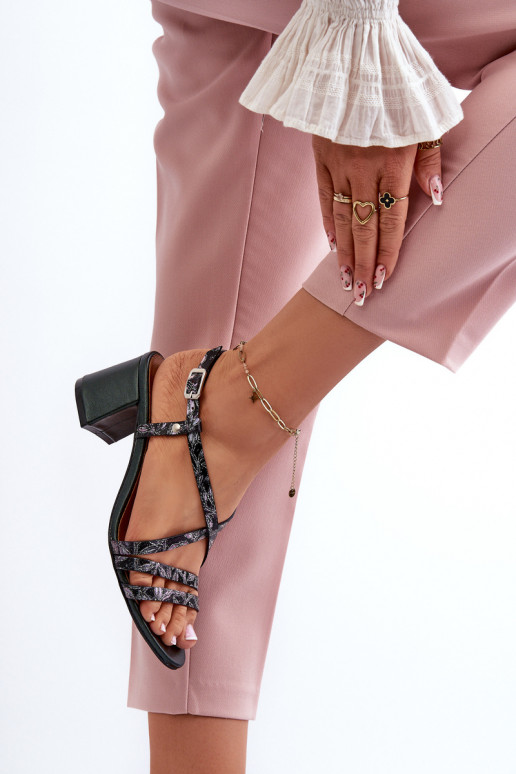 Sandalias de mujer con tacones bajos Tiene queciejka 06653-09 de color caqui