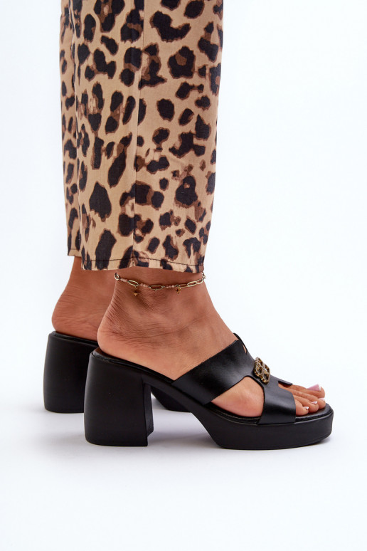 Zazoo 40419 Zapatillas de cuero Femenino Con recortes y decoracion de color negro Zazoo 40419 Zapatillas de cuero Femenino Con recortes y decoracion de color negro