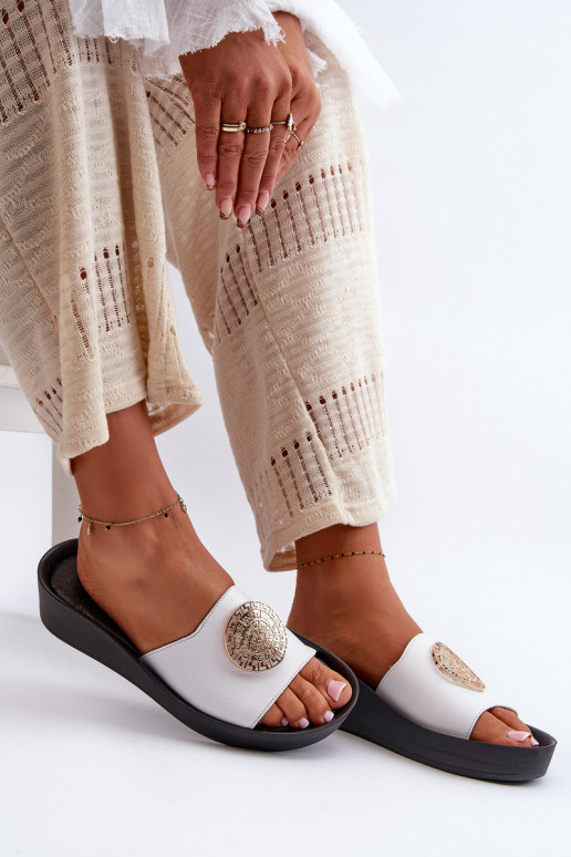 Zazoo 2920 Zapatillas de cuero Femenino en una cuña Ze color doradom Detalem el color blanco Zazoo 2920 Zapatillas de cuero Femenino en una cuña Ze color doradom Detalem el color blanco