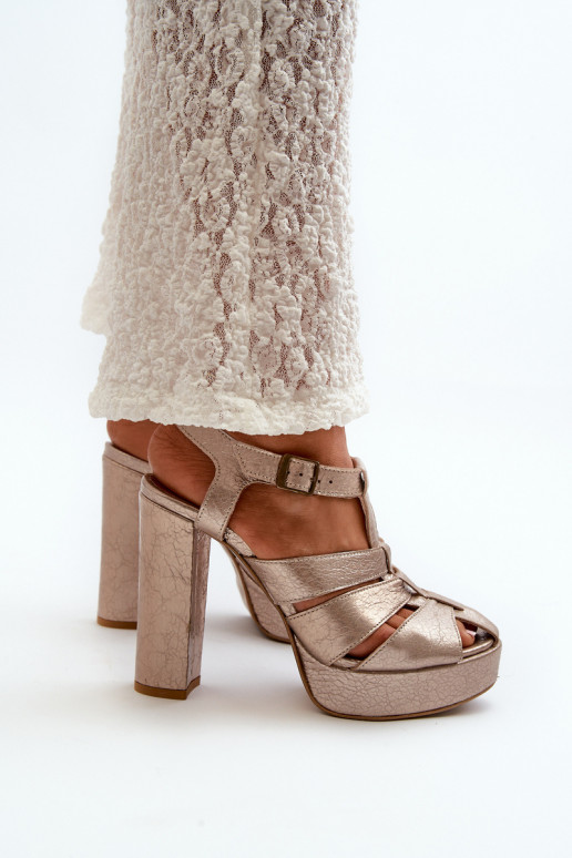 Sandalias de tacón alto para mujer. Piel Tiene queciejka 06050-25 color dorado Sandalias de tacón alto para mujer. Piel Tiene queciejka 06050-25 color dorado