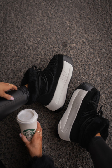 Piel Botas de nieve Femenino Sobre una suela gruesa con un abrigo de piel Big Star OO274A206 de color negro 2