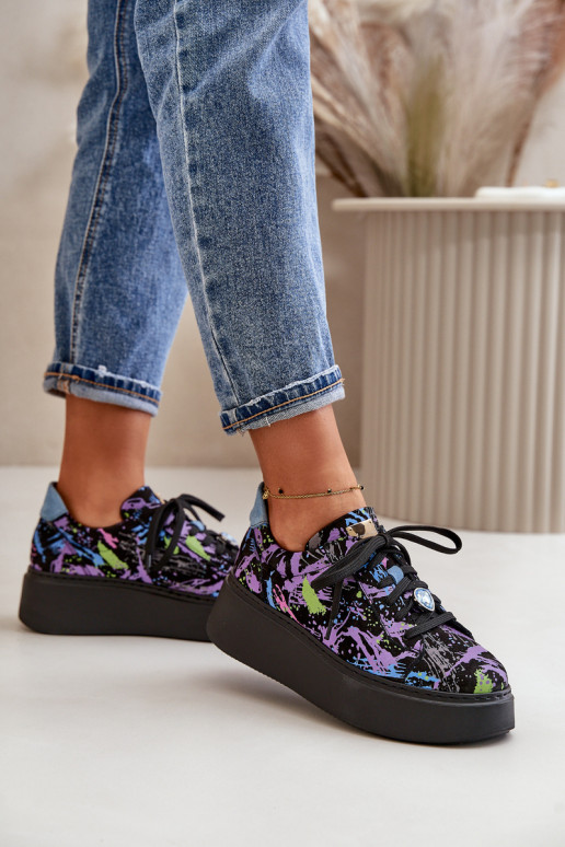 Piel zapatillas con una plataforma Tiene queciejka 06191-05 color violeta Piel zapatillas con una plataforma Tiene queciejka 06191-05 color violeta