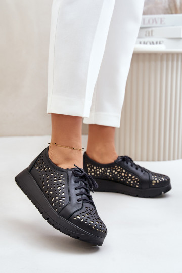 Zazoo 2973 Piel zapatos con una plataforma con elementos calados de color negro 2