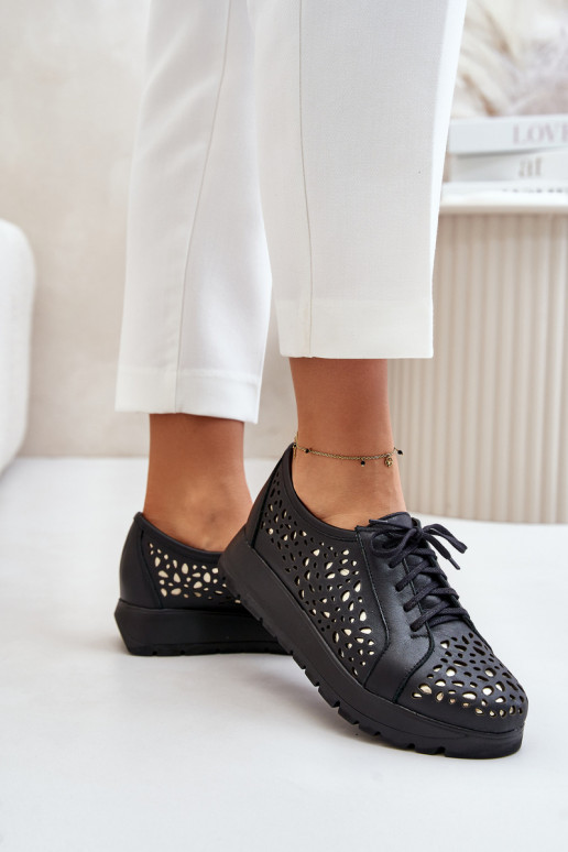 Zazoo 2973 Piel zapatos con una plataforma con elementos calados de color negro Zazoo 2973 Piel zapatos con una plataforma con elementos calados de color negro