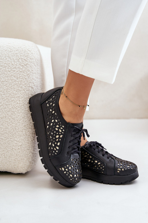 Zazoo 2973 Piel zapatos con una plataforma con elementos calados de color negro Zazoo 2973 Piel zapatos con una plataforma con elementos calados de color negro