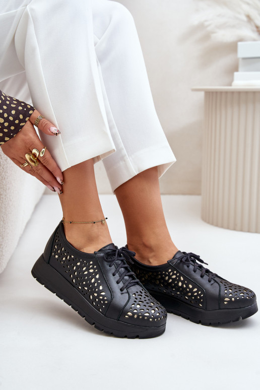 Zazoo 2973 Piel zapatos con una plataforma con elementos calados de color negro Zazoo 2973 Piel zapatos con una plataforma con elementos calados de color negro