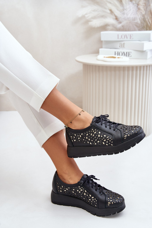 Zazoo 2973 Piel zapatos con una plataforma con elementos calados de color negro Zazoo 2973 Piel zapatos con una plataforma con elementos calados de color negro