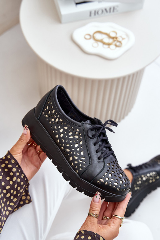 Zazoo 2973 Piel zapatos con una plataforma con elementos calados de color negro Zazoo 2973 Piel zapatos con una plataforma con elementos calados de color negro