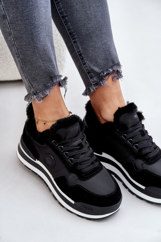 Zapatillas modelo zapatos. Femenino calentamiento con una plataforma Big Star OO274A216 de color negro Zapatillas modelo zapatos. Femenino calentamiento con una plataforma Big Star OO274A216 de color negro