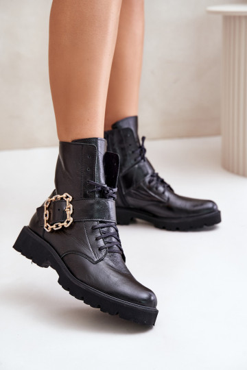 Botines con efecto charol decorados con hebillas color negro Zazoo 2951 2