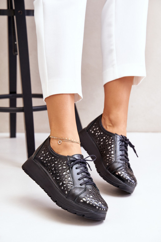 Zazoo 2973 Piel zapatos con una plataforma con elementos calados de color negro Zazoo 2973 Piel zapatos con una plataforma con elementos calados de color negro