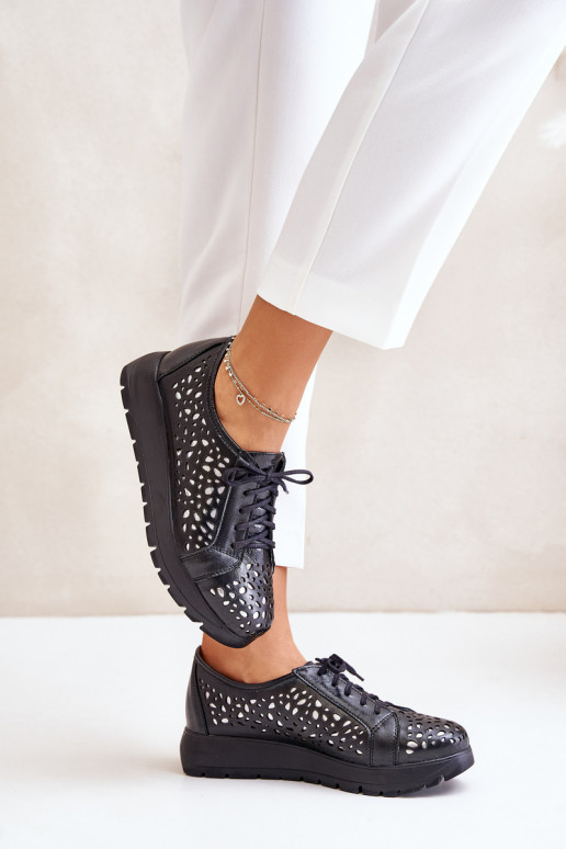 Zazoo 2973 Piel zapatos con una plataforma con elementos calados de color negro Zazoo 2973 Piel zapatos con una plataforma con elementos calados de color negro