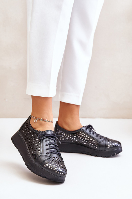 Zazoo 2973 Piel zapatos con una plataforma con elementos calados de color negro Zazoo 2973 Piel zapatos con una plataforma con elementos calados de color negro