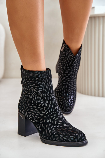 Botines de gamuza con tacón y estampado decorativo D&A CR42-192 color negro