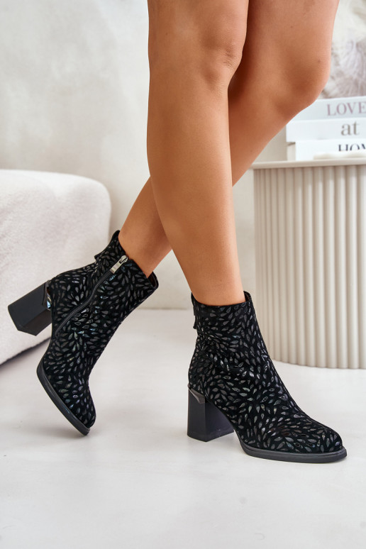 Botas tacón ante Con decoraciones Tłoczeniem D&A CR42-192 de color negro