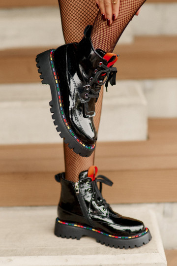 Piel con efecto barniz botines de trabajo Al castillo de color negro Anafra 2