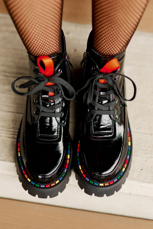 Piel con efecto barniz botines de trabajo Al castillo de color negro Anafra Piel con efecto barniz botines de trabajo Al castillo de color negro Anafra