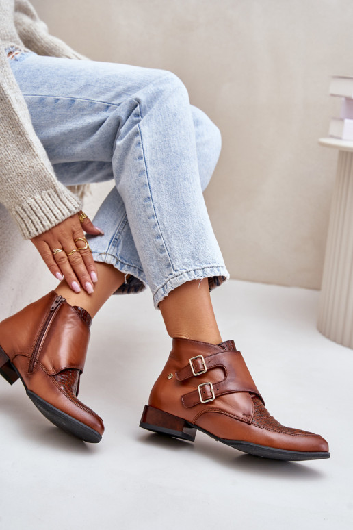 Piel Botas En un tacón bajo con hebillas Tiene queciejka 06696-02 color marrón Piel Botas En un tacón bajo con hebillas Tiene queciejka 06696-02 color marrón