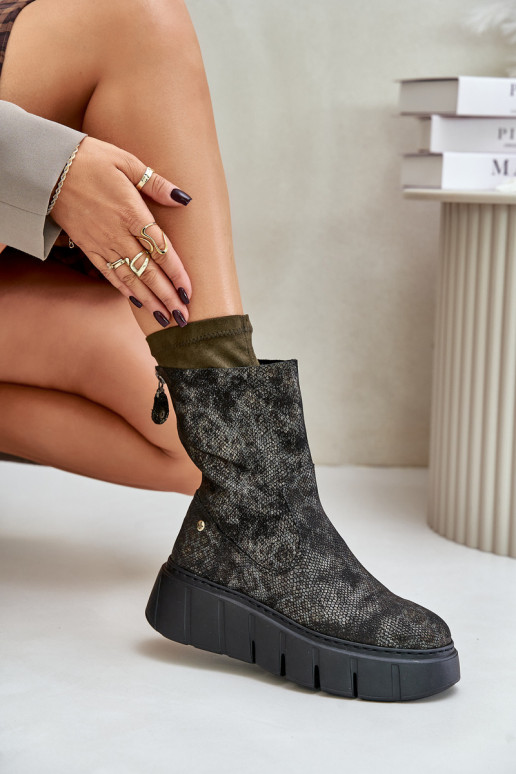 Piel Botas de mujer con una plataforma Tiene queciejka 06766-09 de color caqui Piel Botas de mujer con una plataforma Tiene queciejka 06766-09 de color caqui