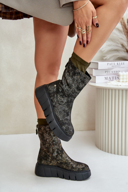 Piel Botas de mujer con una plataforma Tiene queciejka 06766-09 de color caqui Piel Botas de mujer con una plataforma Tiene queciejka 06766-09 de color caqui