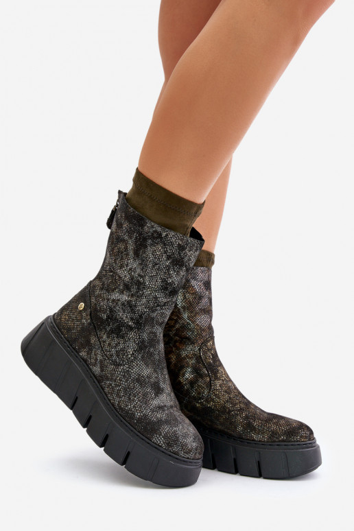 Piel Botas de mujer con una plataforma Tiene queciejka 06766-09 de color caqui Piel Botas de mujer con una plataforma Tiene queciejka 06766-09 de color caqui