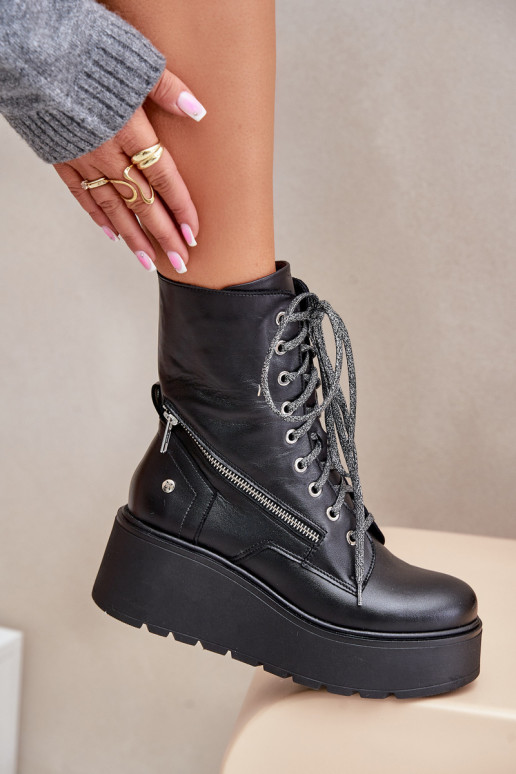 Piel botines de trabajo con una plataforma I Koturnie Tiene queciejka 06676-01 de color negro Piel botines de trabajo con una plataforma I Koturnie Tiene queciejka 06676-01 de color negro