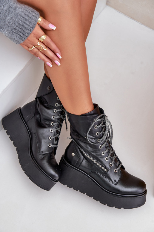 Piel botines de trabajo con una plataforma I Koturnie Tiene queciejka 06676-01 de color negro Piel botines de trabajo con una plataforma I Koturnie Tiene queciejka 06676-01 de color negro