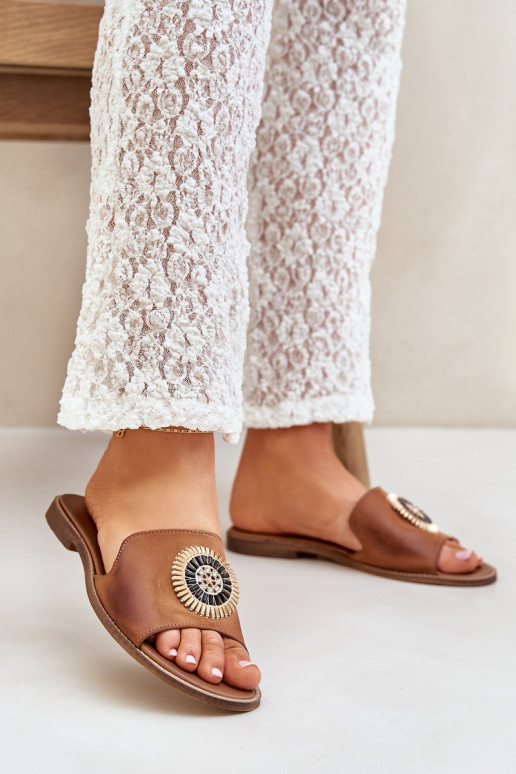 Zapatillas de cuero con adornos con tacones anchos LeAski 3047/O color marrón