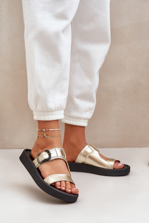 Zapatillas de cuero Femenino con una plataforma Zazoo 3024 color dorado Zapatillas de cuero Femenino con una plataforma Zazoo 3024 color dorado