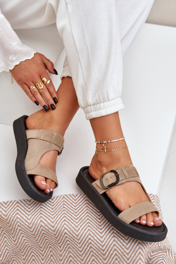 Zapatillas de ante para mujer. con una plataforma Zazoo 3024 beige