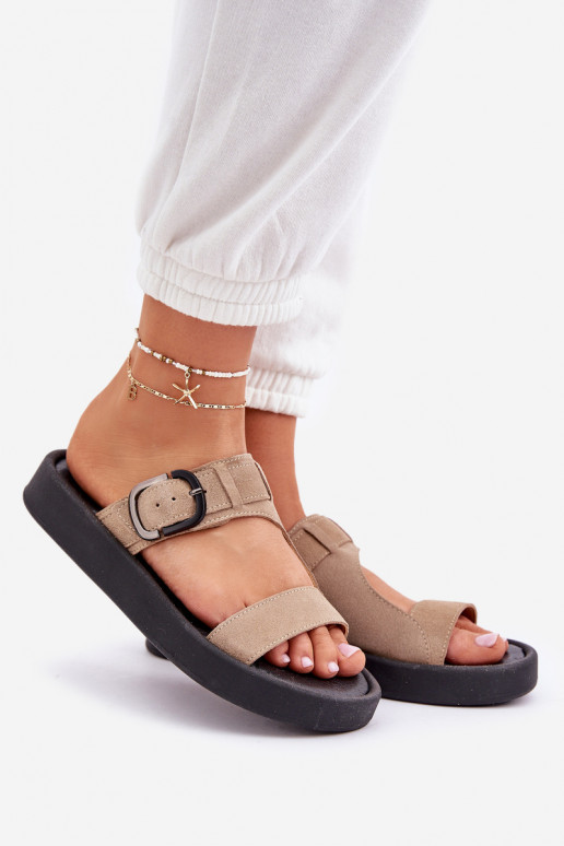 Zapatillas de ante para mujer. con una plataforma Zazoo 3024 beige Zapatillas de ante para mujer. con una plataforma Zazoo 3024 beige