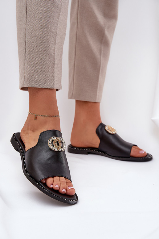 Estilo elegante Zapatillas de cuero Femenino con adornos Zazoo 3008 de color negro Estilo elegante Zapatillas de cuero Femenino con adornos Zazoo 3008 de color negro