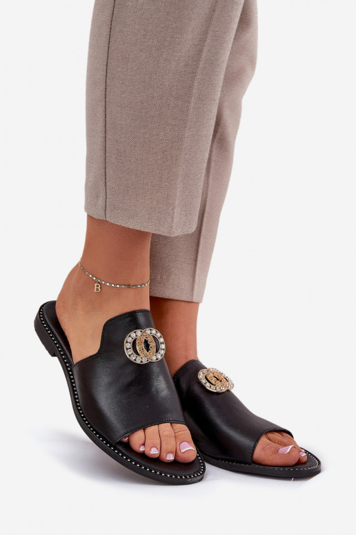 Estilo elegante Zapatillas de cuero Femenino con adornos Zazoo 3008 de color negro Estilo elegante Zapatillas de cuero Femenino con adornos Zazoo 3008 de color negro