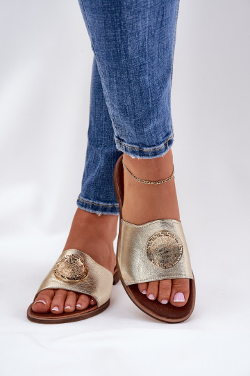 Zazoo 2938 Zapatillas de cuero con tacones anchos con adornos color dorado